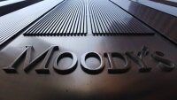 Moody's понизило рейтинги Райфайзенбанка